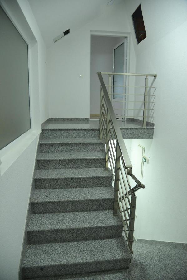 Binta Hostel Vranje Buitenkant foto