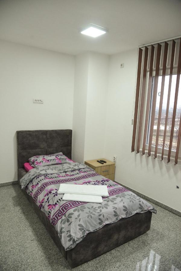 Binta Hostel Vranje Buitenkant foto