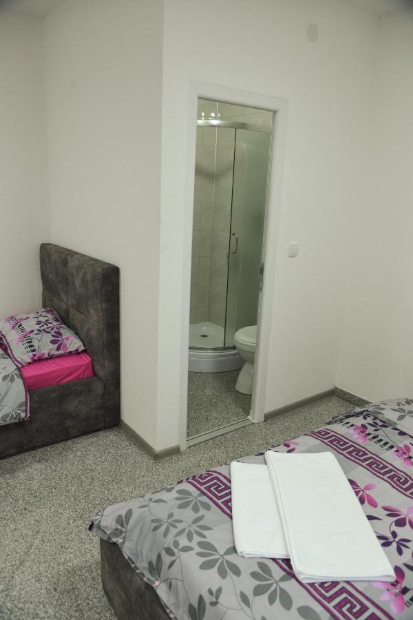 Binta Hostel Vranje Buitenkant foto
