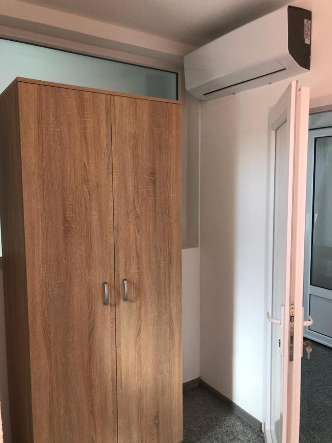 Binta Hostel Vranje Buitenkant foto