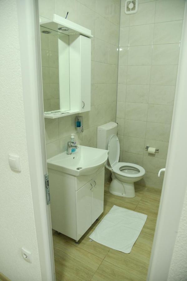 Binta Hostel Vranje Buitenkant foto