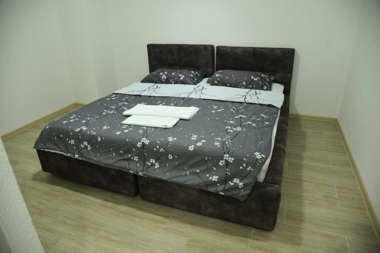 Binta Hostel Vranje Buitenkant foto