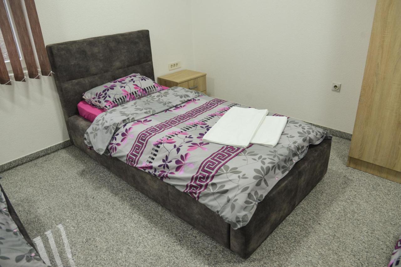 Binta Hostel Vranje Buitenkant foto
