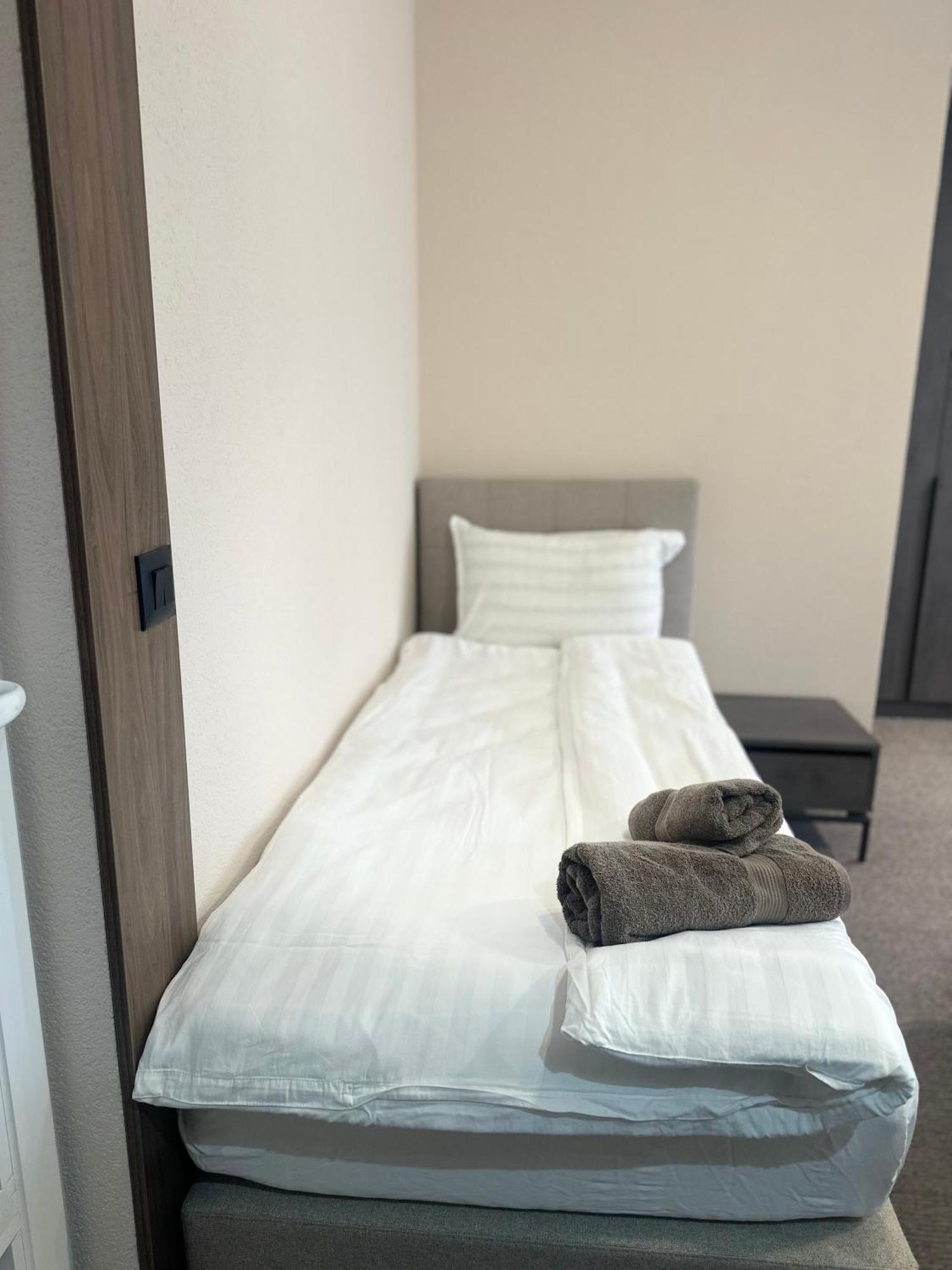 Binta Hostel Vranje Buitenkant foto