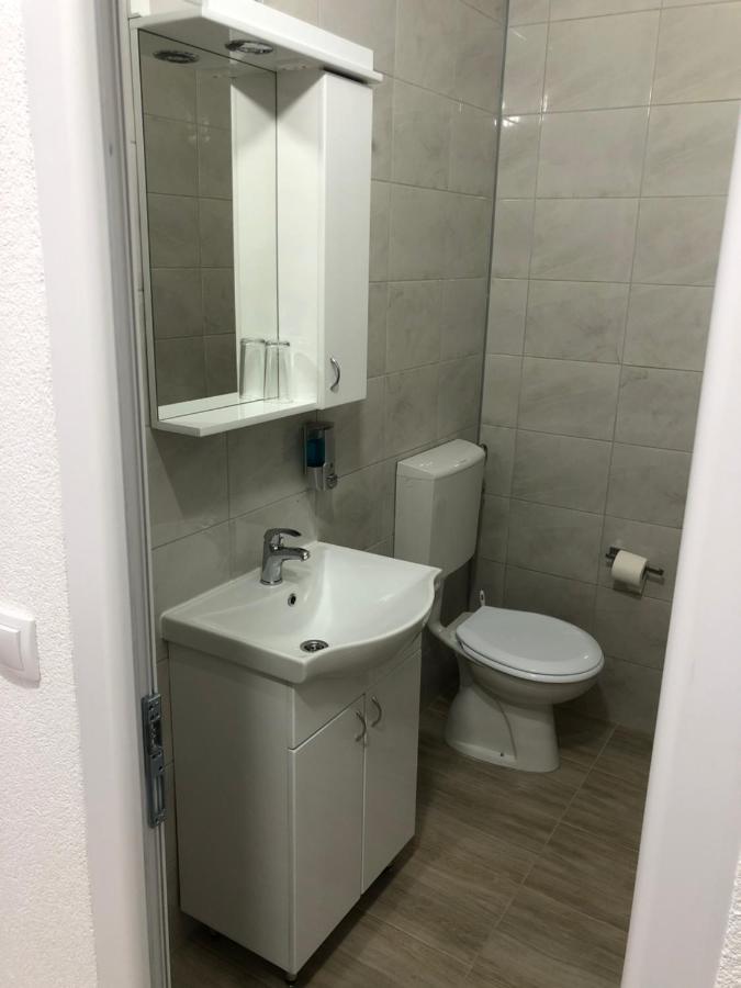 Binta Hostel Vranje Buitenkant foto